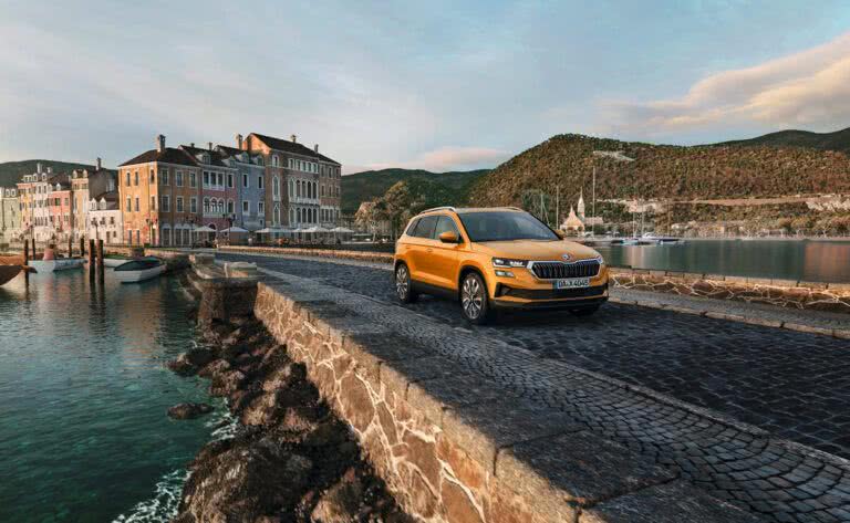 ŠKODA KAROQ SELECTION ab 275,- € mtl.* leasen!