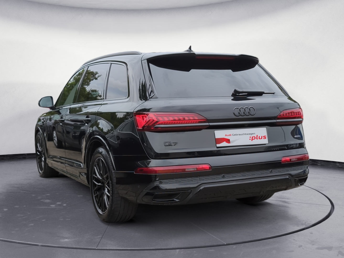 Audi Q7 S line