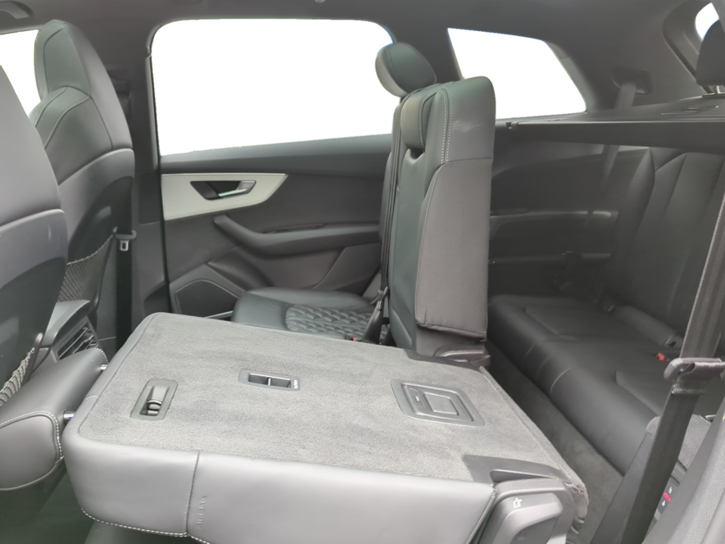Audi Q7 S line