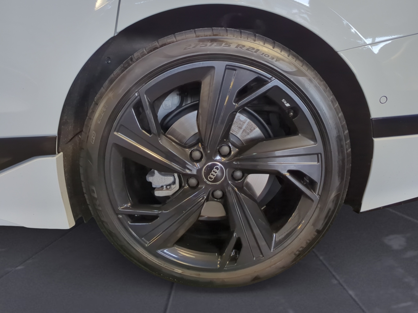 Audi A6 e-tron Avant