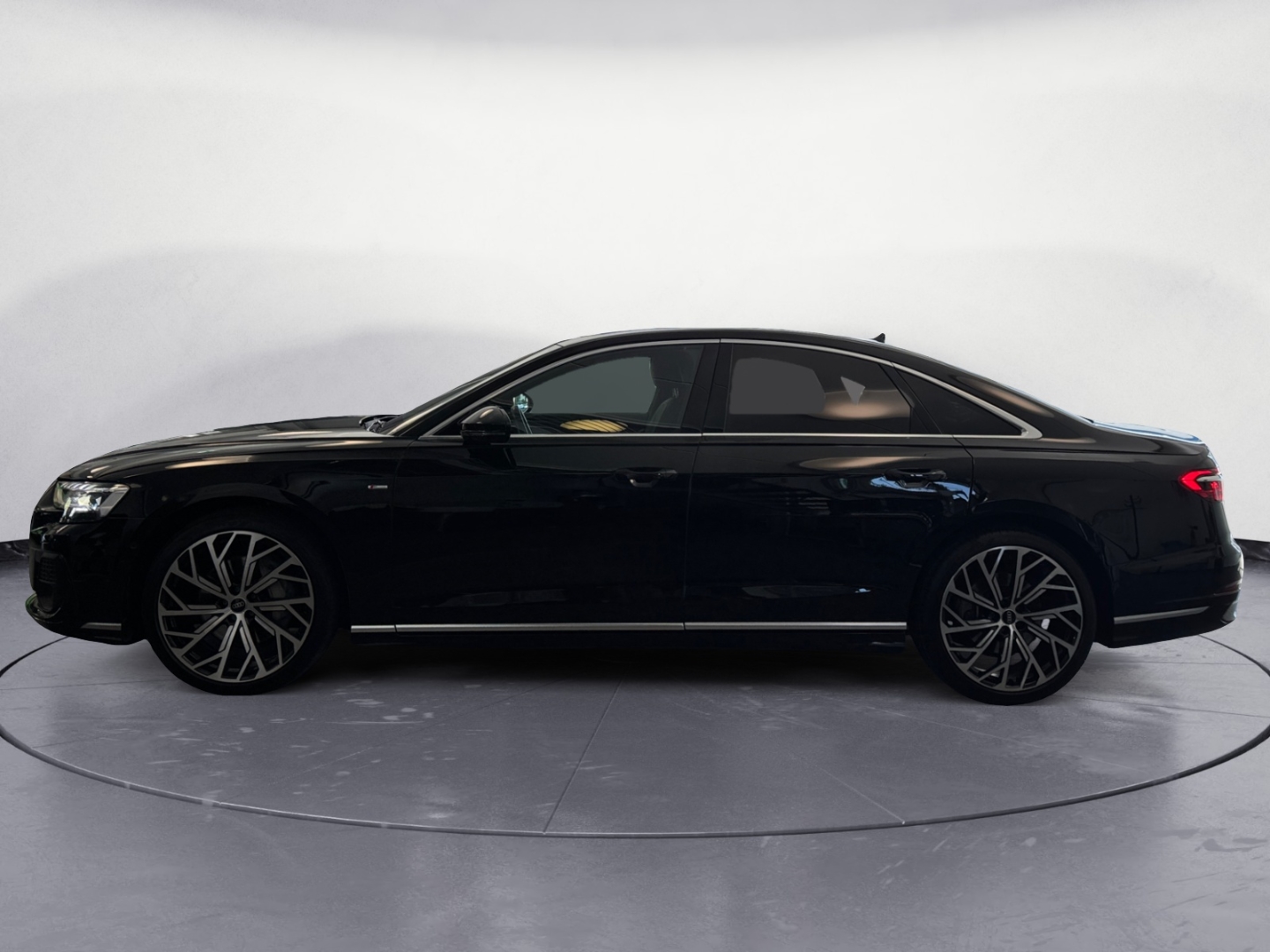 Audi A8 S line