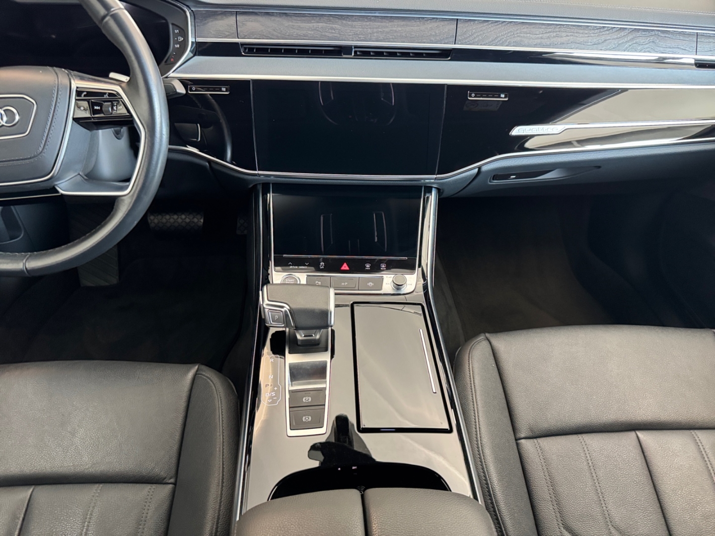 Audi A8 S line