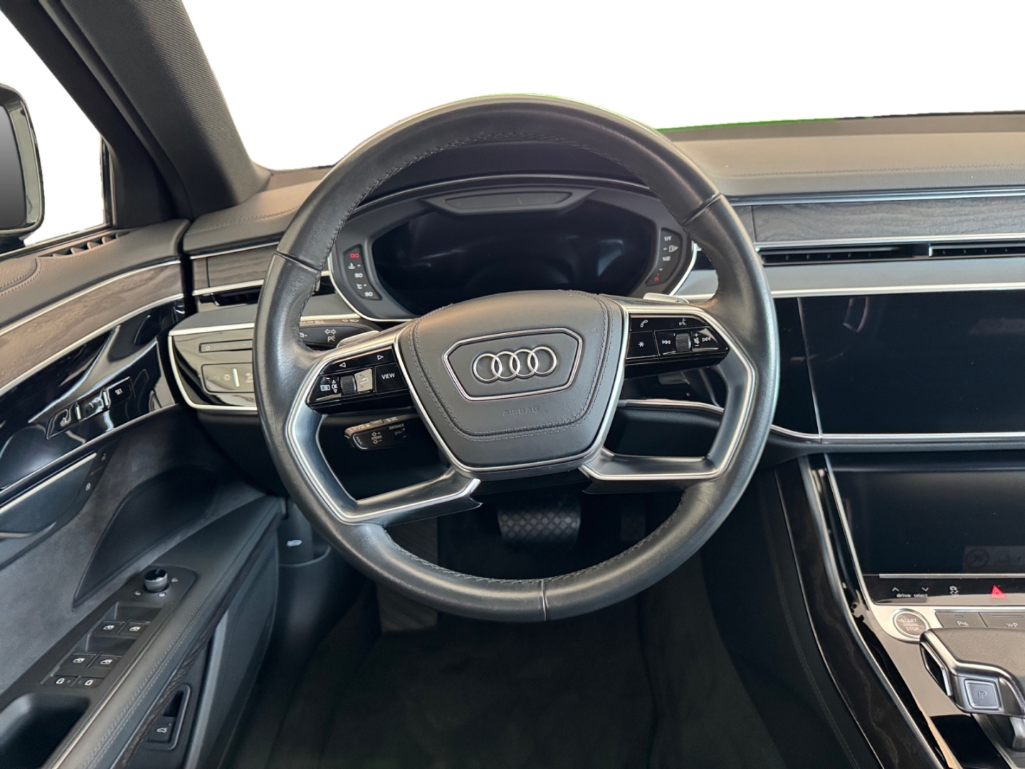 Audi A8 S line