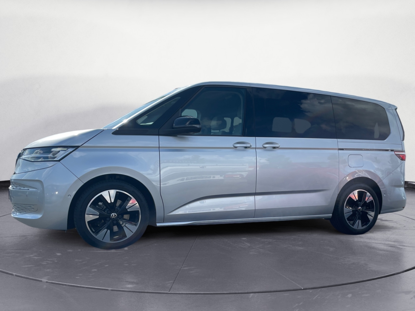 Volkswagen T7 Multivan Lang