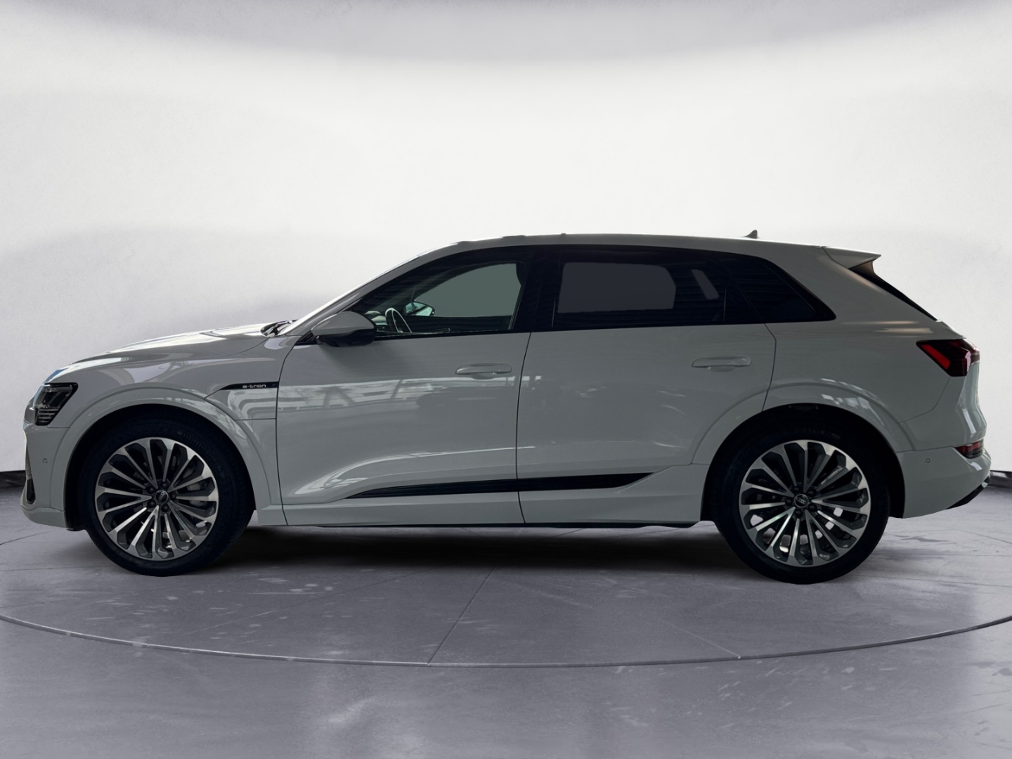 Audi e-tron S line