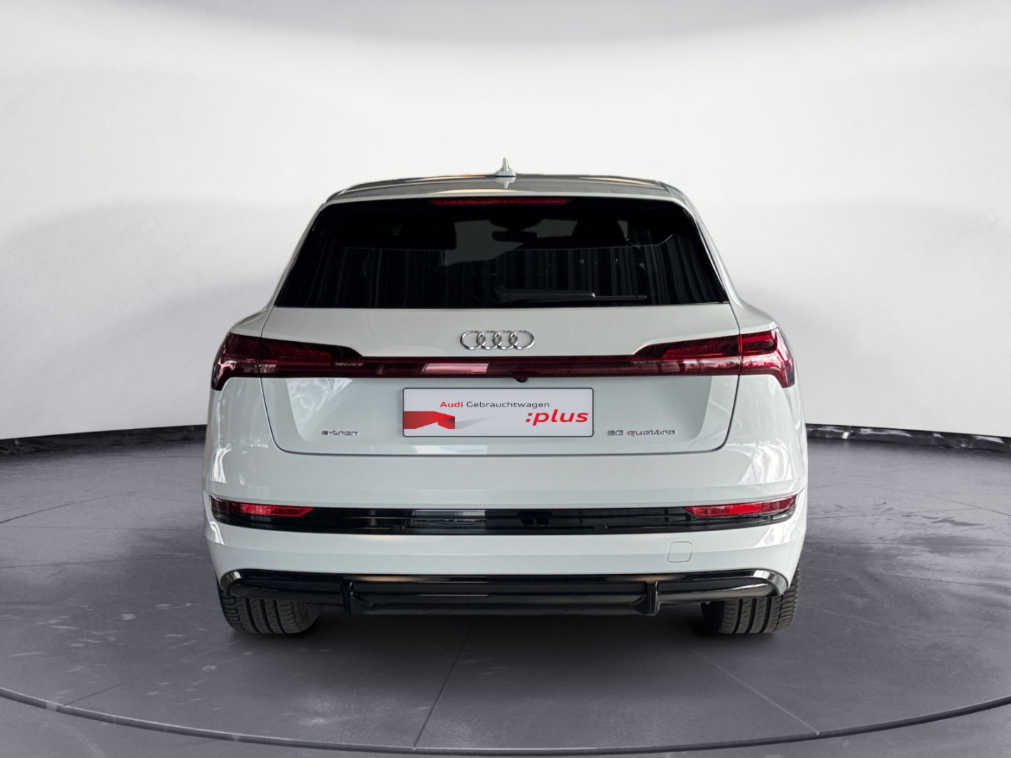 Audi e-tron S line