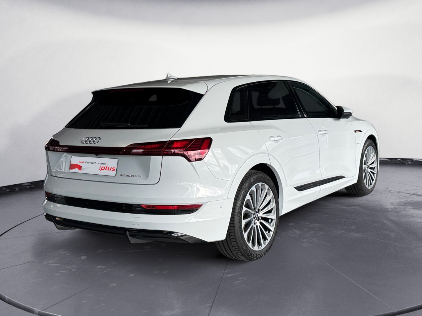 Audi e-tron S line