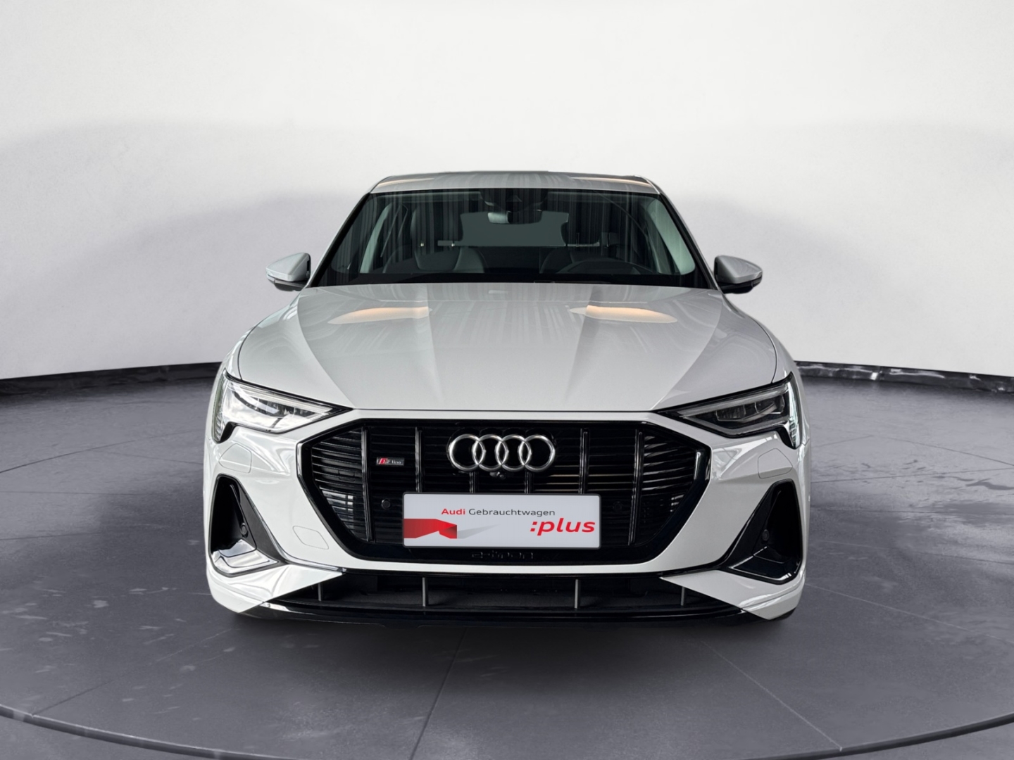 Audi e-tron S line