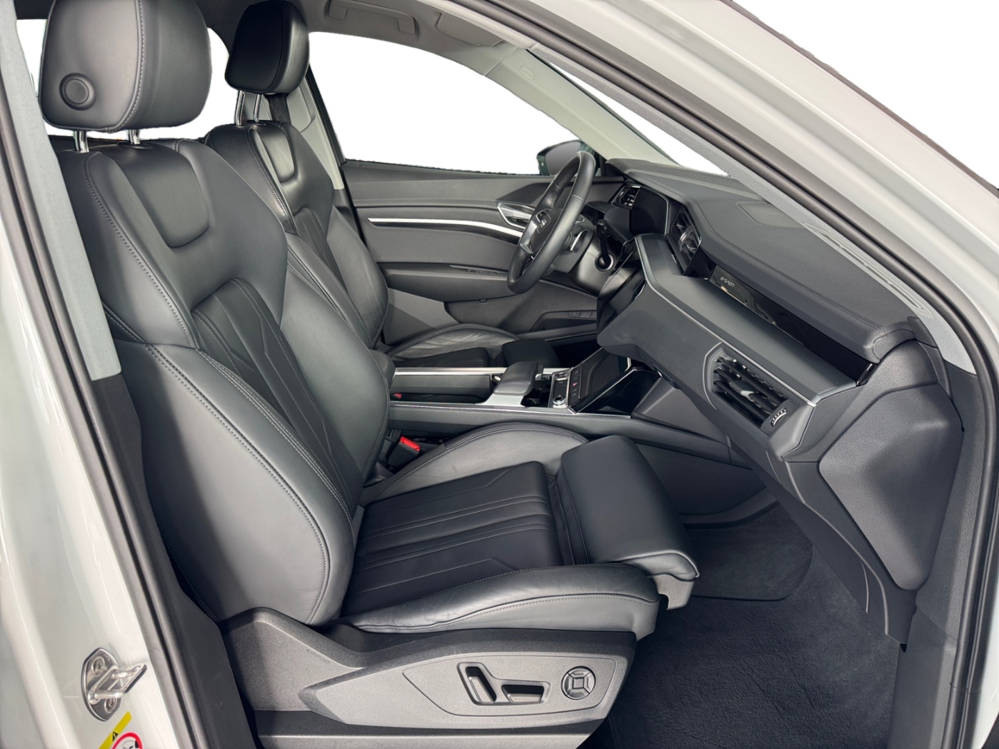 Audi e-tron S line