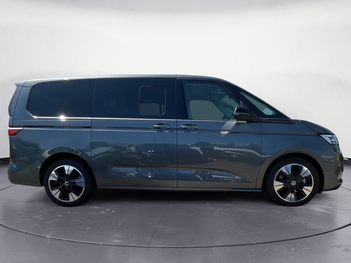 Volkswagen T7 Multivan Lang