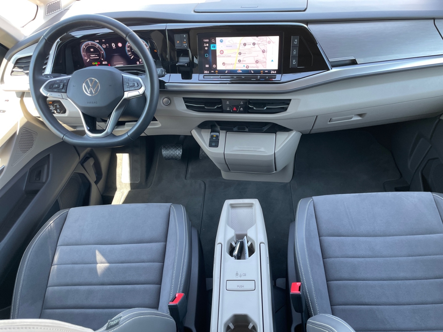 Volkswagen T7 Multivan Lang