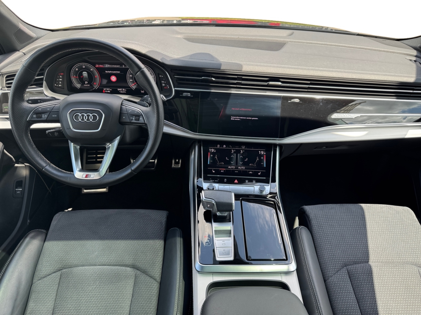 Audi Q7 S line
