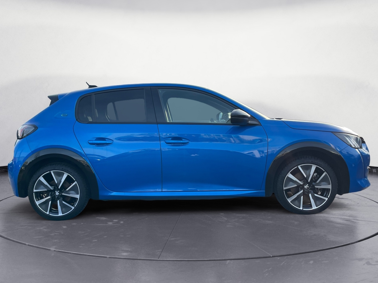 Peugeot 208 e-GT LED/NAVI/KAMERA/PANO+++
