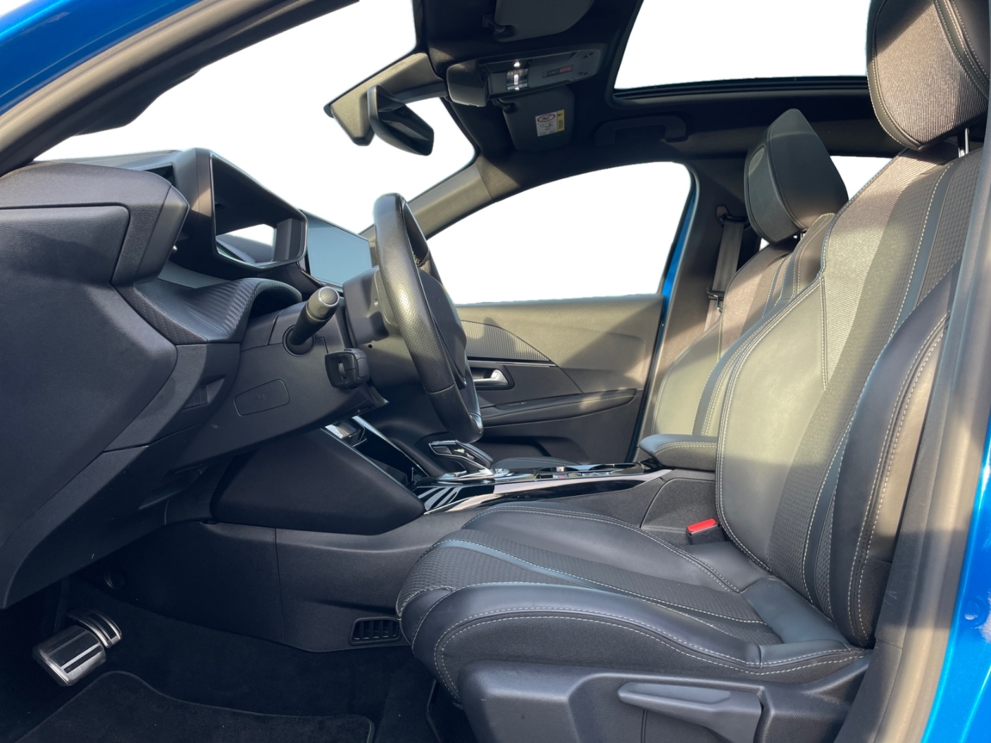 Peugeot 208 e-GT LED/NAVI/KAMERA/PANO+++