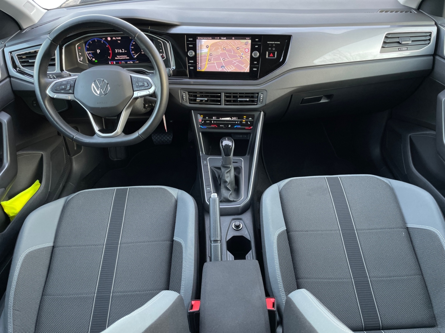 Volkswagen Polo VI 1.0