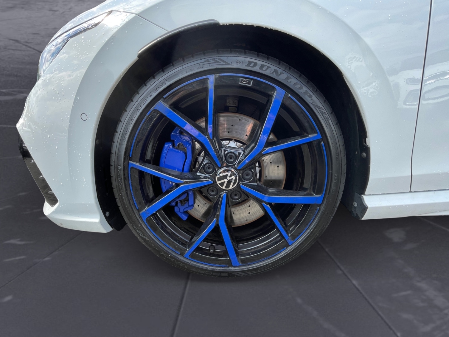 Volkswagen Golf R 20