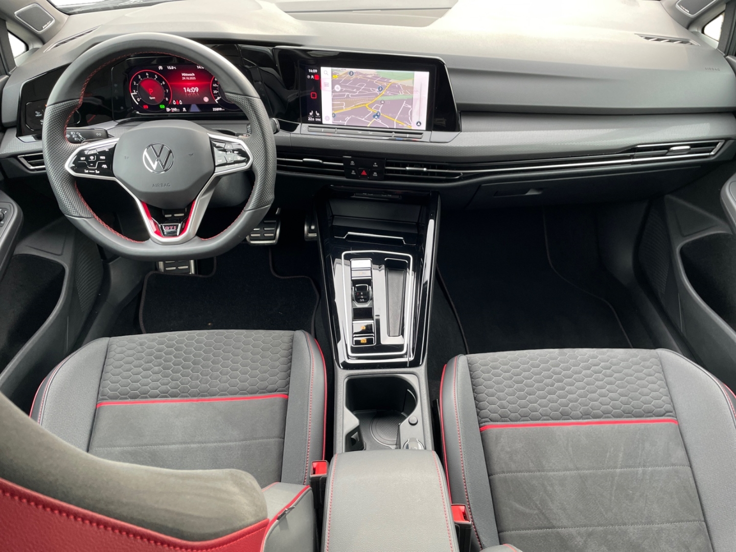 Volkswagen Golf GTI 8