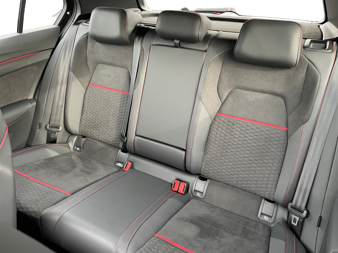 Volkswagen Golf GTI 8