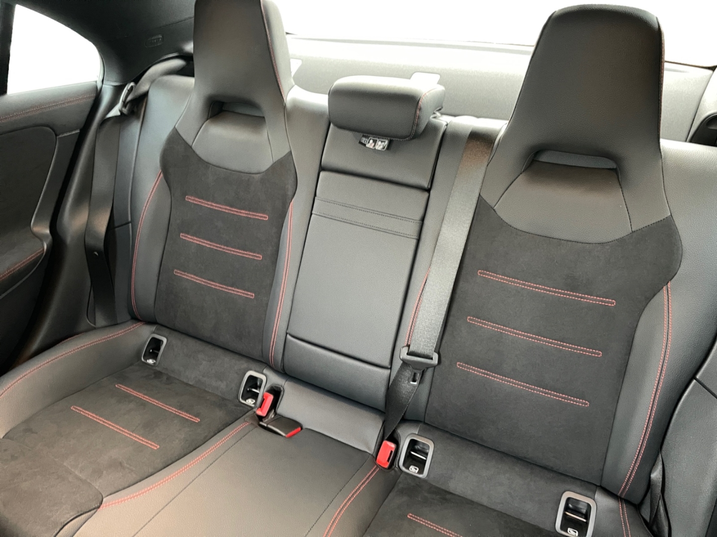 Mercedes-Benz CLA 250 4M