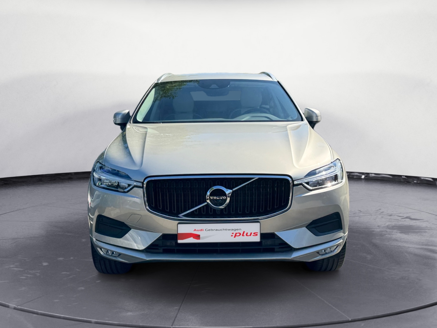 Volvo XC60 Momentum Pro