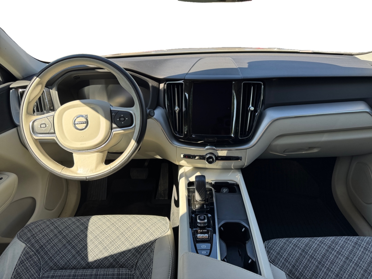 Volvo XC60 Momentum Pro