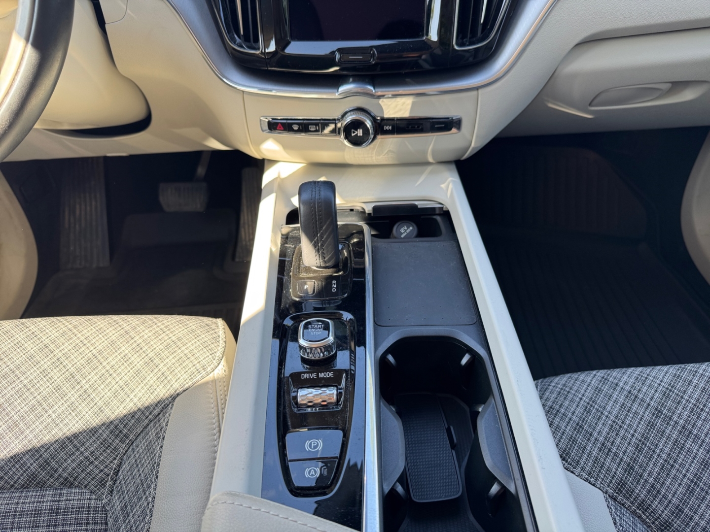 Volvo XC60 Momentum Pro