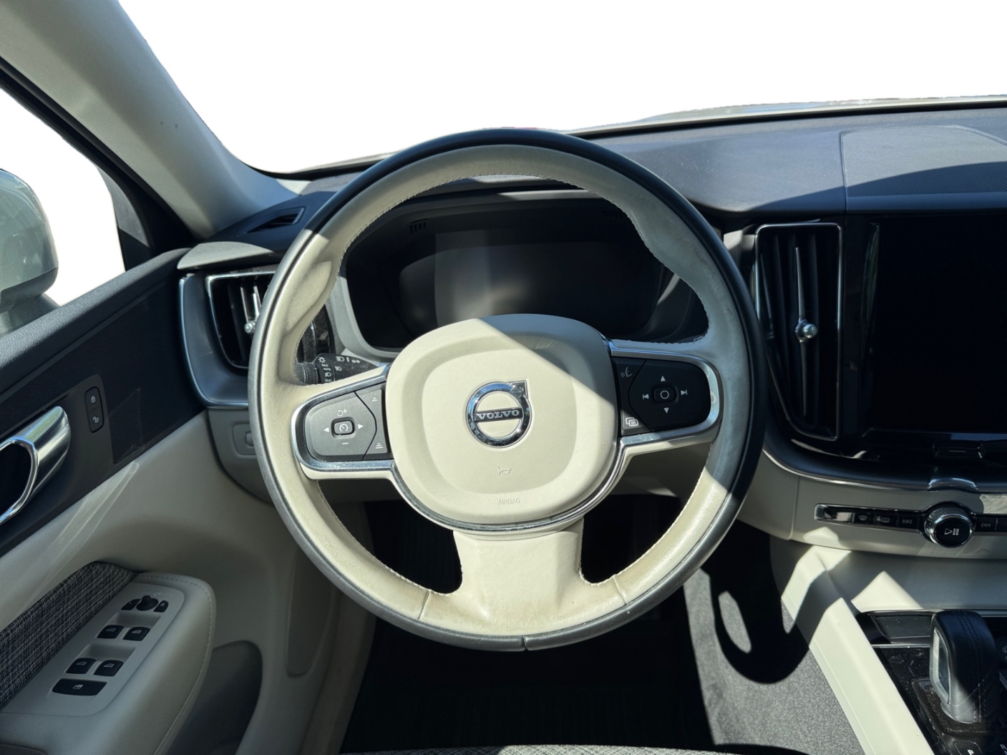 Volvo XC60 Momentum Pro