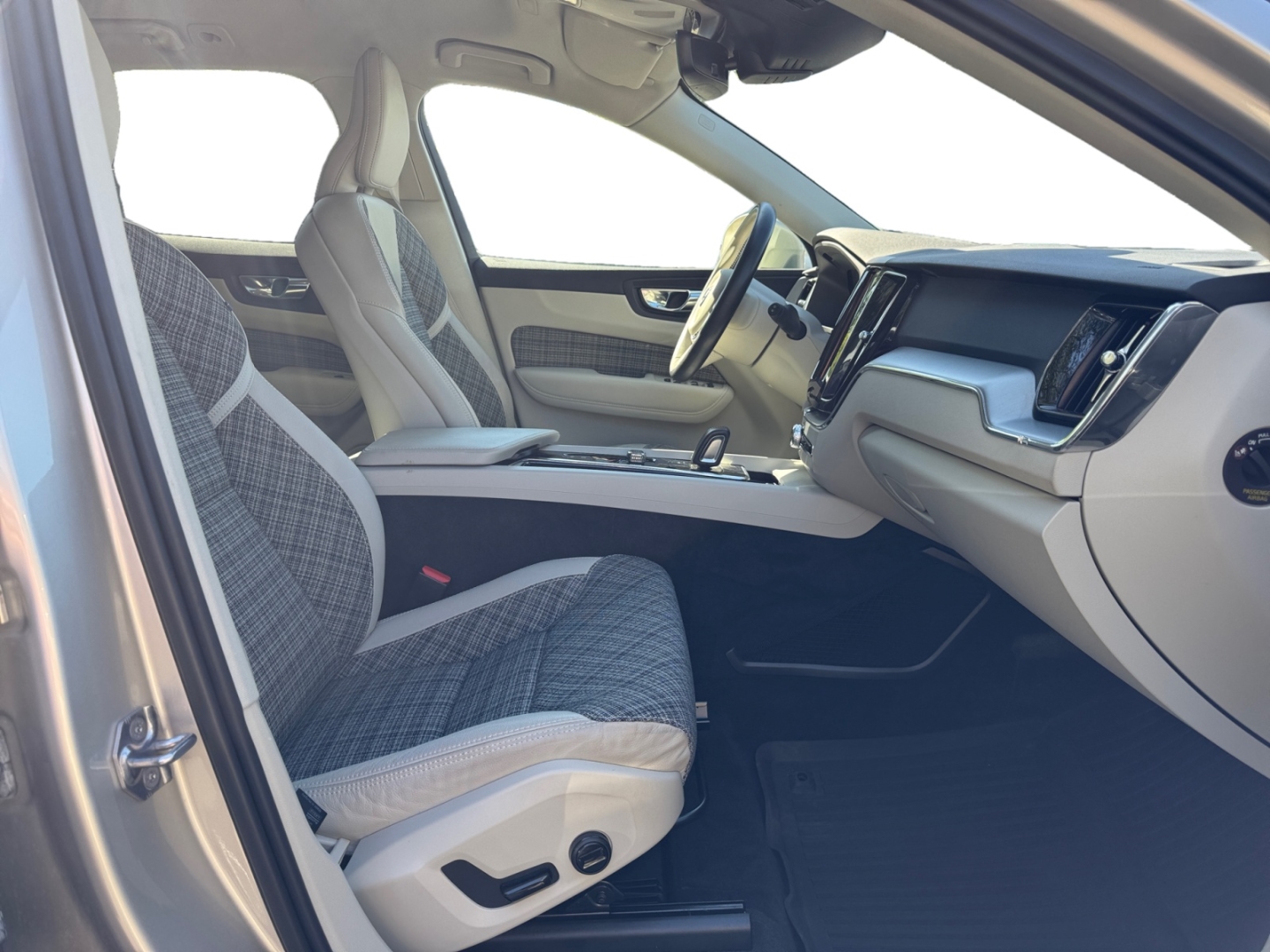 Volvo XC60 Momentum Pro