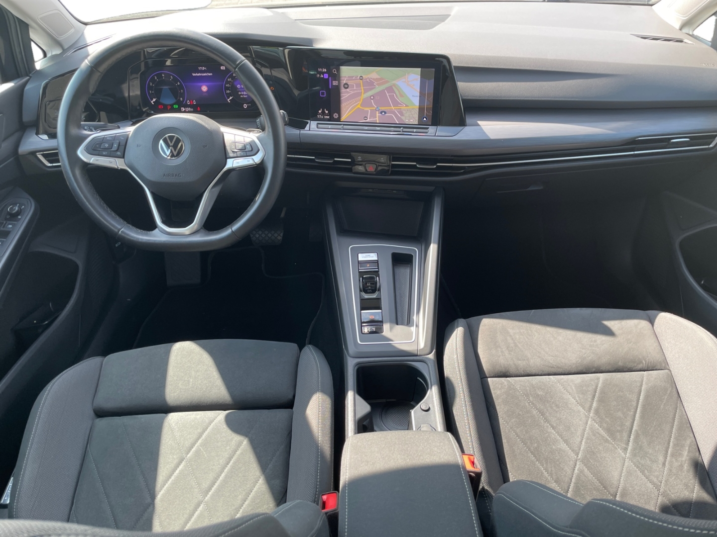 Volkswagen Golf 1.5 eTSI