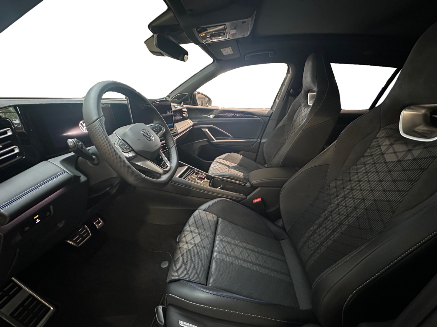 Volkswagen Tiguan R-Line1.5 eHybrid