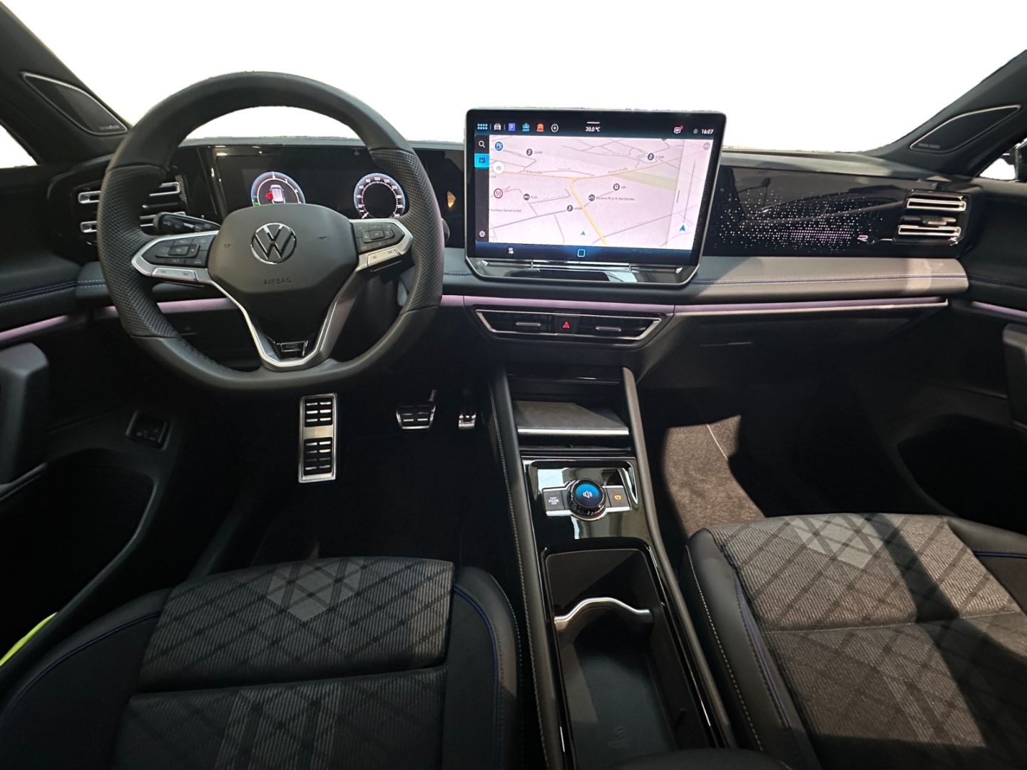 Volkswagen Tiguan R-Line1.5 eHybrid