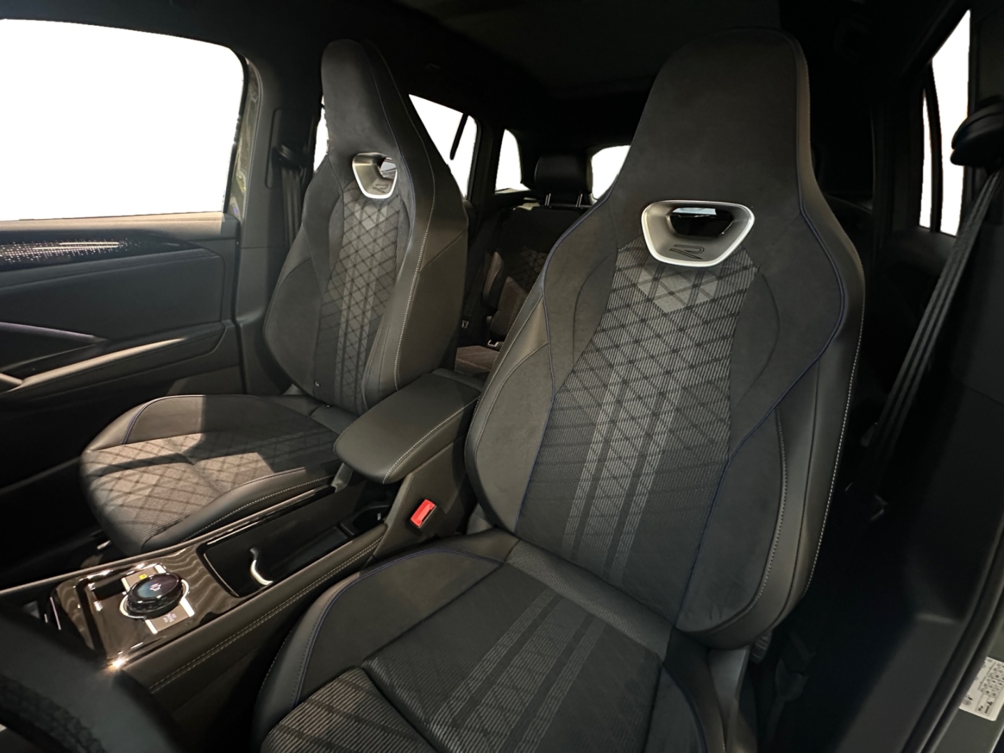 Volkswagen Tiguan R-Line1.5 eHybrid