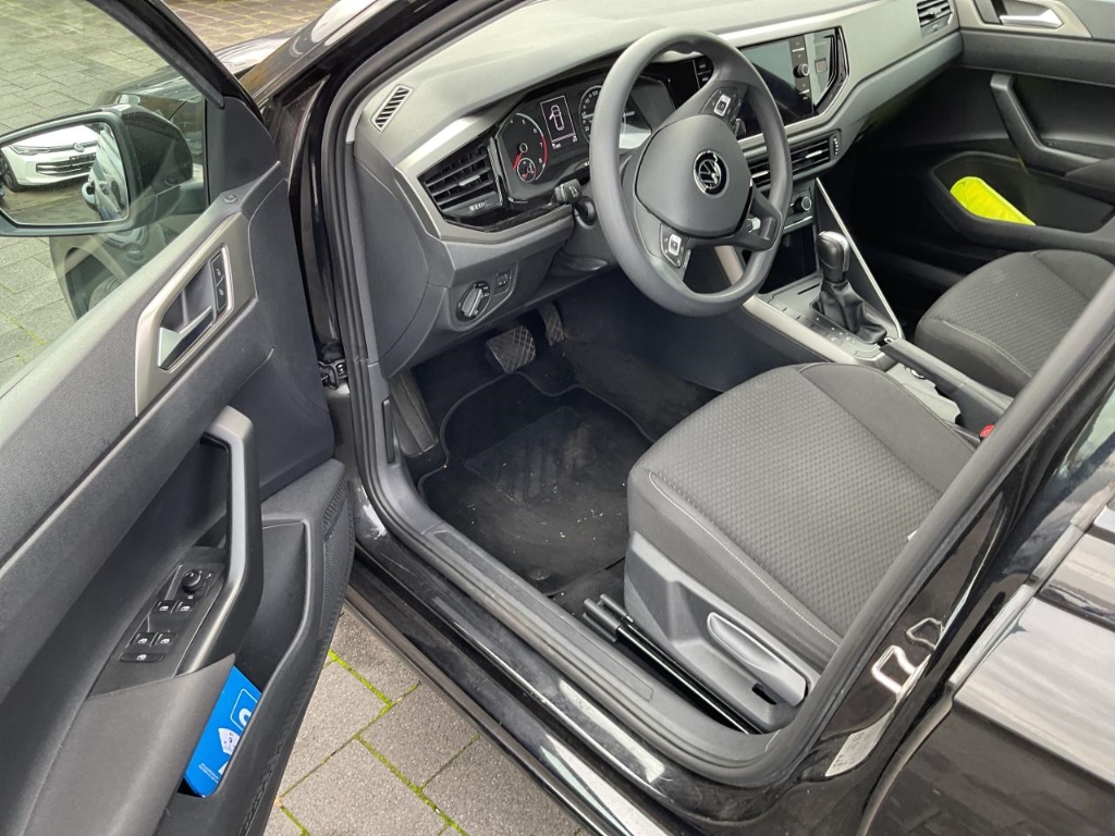 Volkswagen Polo VI 1.0